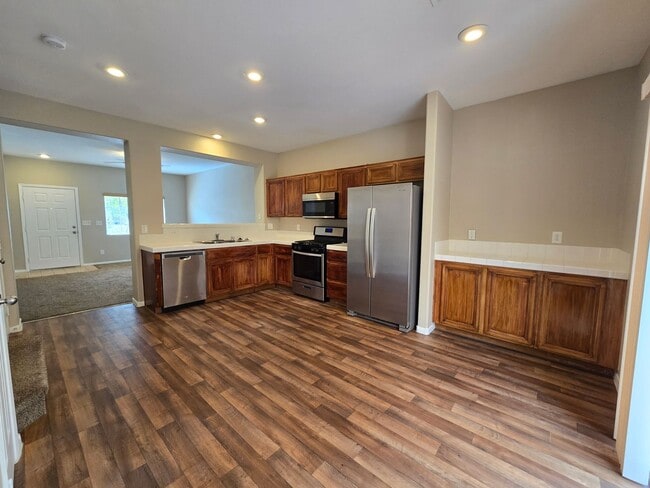 Building Photo - A Stunning 3 Bedroom Home in Henderson