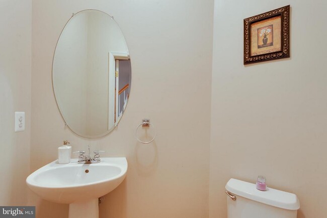 Building Photo - 13396 Burrough Farm Dr