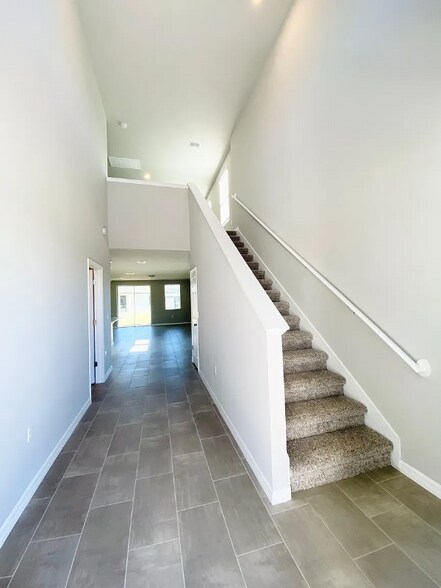 Building Photo - 573 Sun Warbler Wy