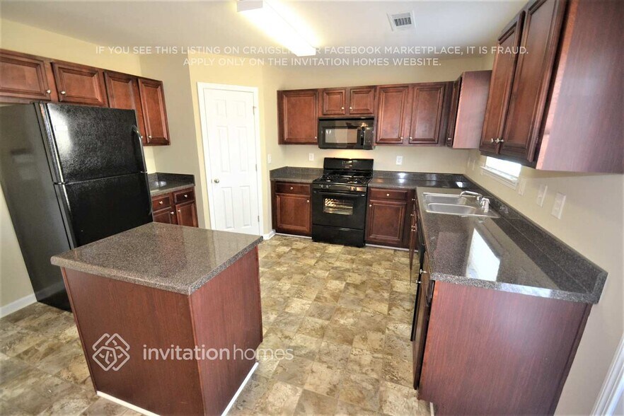 Building Photo - 4186 Defoors Farm Dr