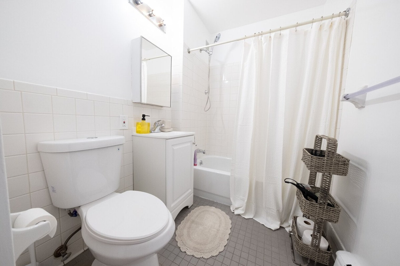 Building Photo - 240 W 112th St