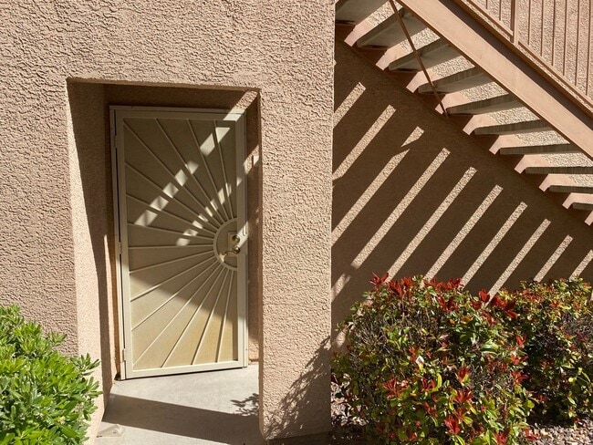 Building Photo - SE!!! Gated!! 2 Bedroom 1st Floor with Bal...
