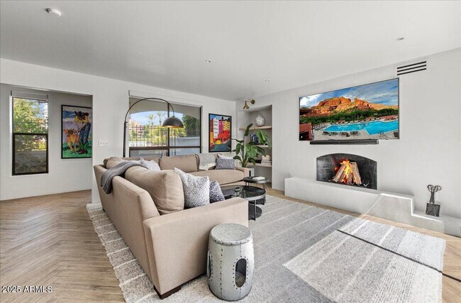 Building Photo - 4843 N 72nd Way