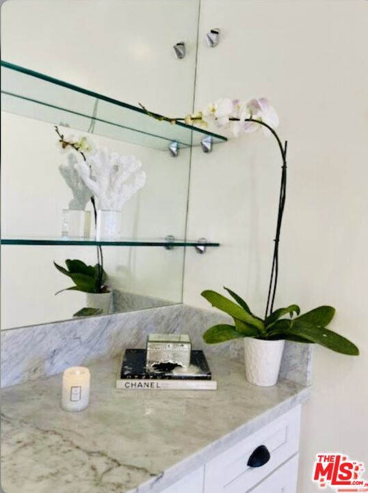 Building Photo - 1654 Greenfield Ave