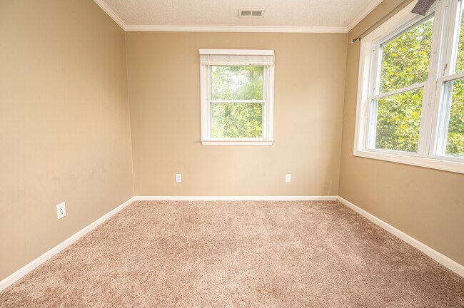 Building Photo - 419 Boros Rd
