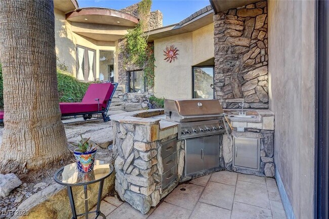 Building Photo - 1608 Liege Dr