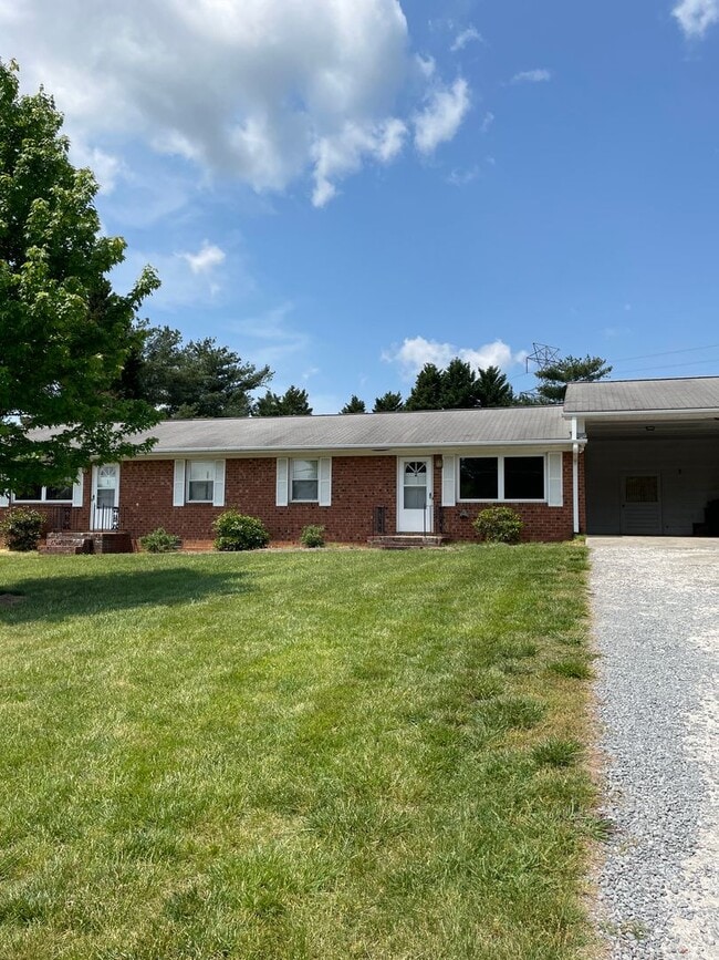 Primary Photo - 2123 S Union Grove Rd