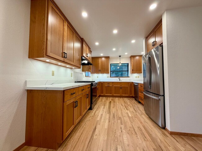 Building Photo - 4036 Campton Rd