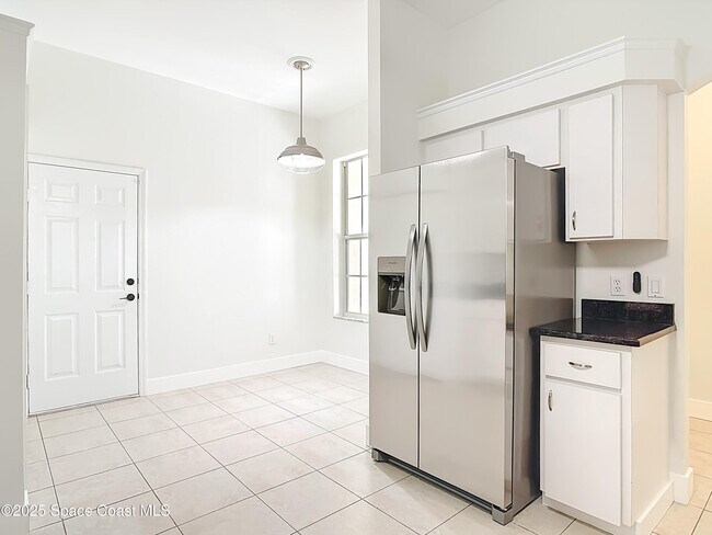 Building Photo - 1184 Athlone Way