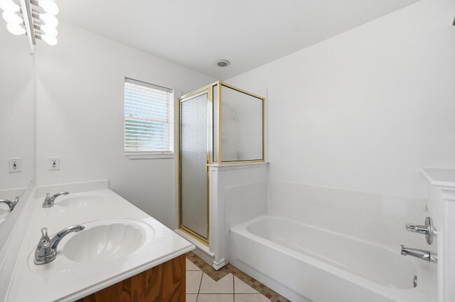 Building Photo - 1303 Cochise Trail