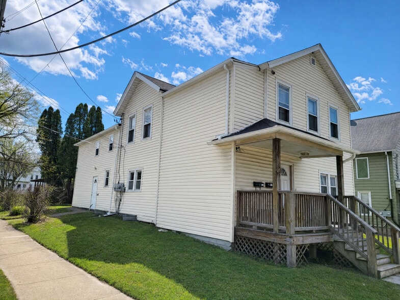 Building Photo - 72 Conklin Ave