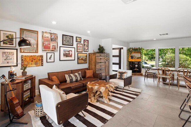 Building Photo - 419 Alamanda Dr