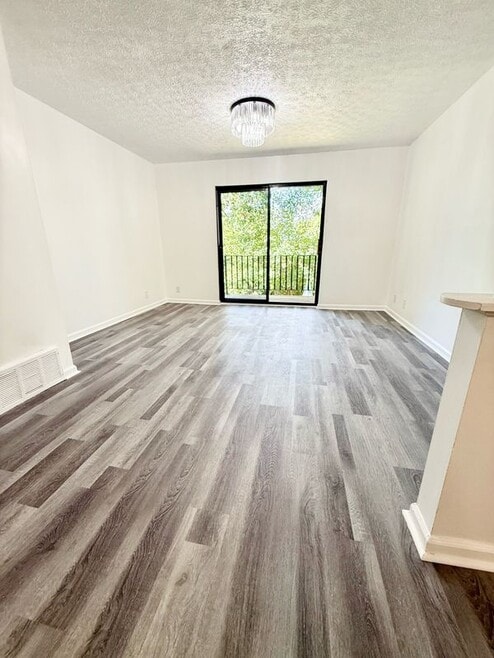 Building Photo - 7076 Wildwood Cir