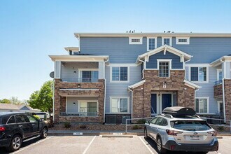 Building Photo - 2BR/2BA Condo with Garage! Available NOW!
