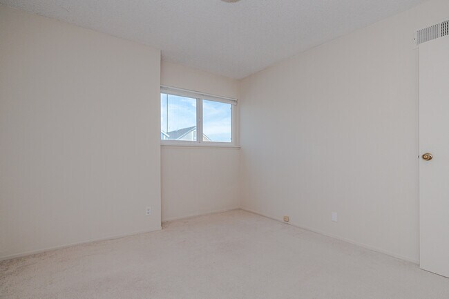 Building Photo - 1034 Shoal Dr