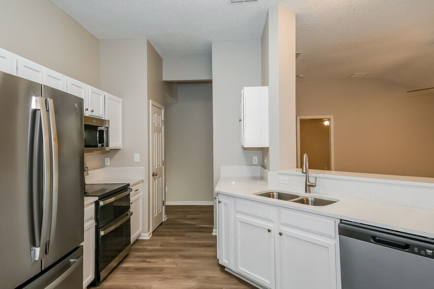 Building Photo - 2712 Secret Harbor Dr