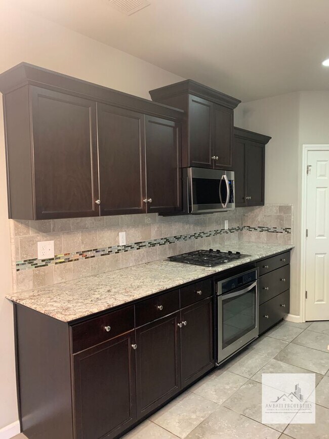 Building Photo - Spacious 4 Bedroom 3 Bath Home in Harlan R...