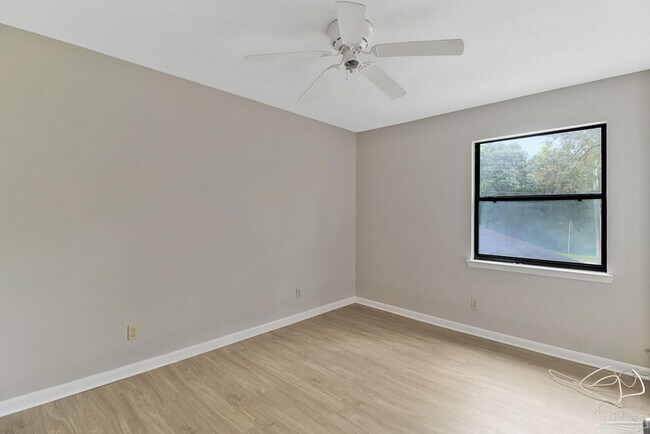 Building Photo - 464 E Burgess Rd