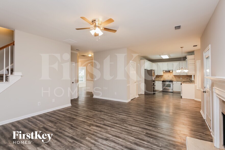 Building Photo - 620 Victoria Station Blvd NE