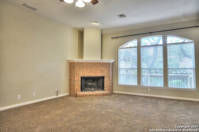 Building Photo - 4 Bedroom/2 Bath Auburn Oaks Subdivision