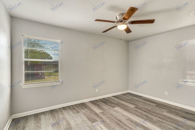 Building Photo - 811 Vogel St
