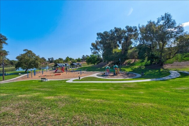 Building Photo - 510 Calle Montecito