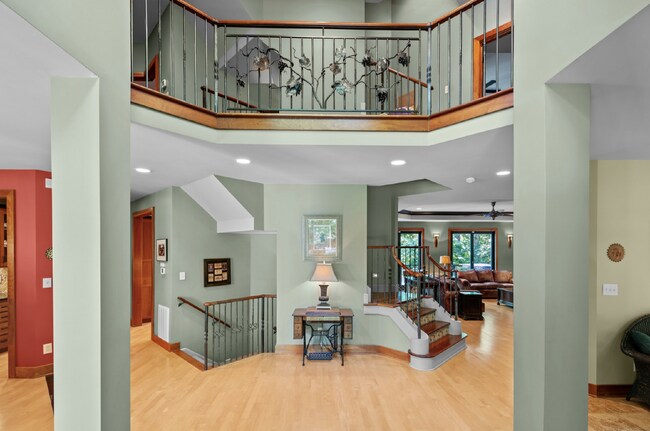 Building Photo - Luxurious 5-Bed Sanctuary with Scenic View...