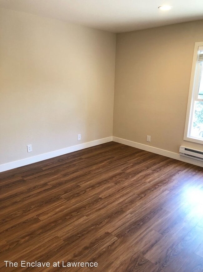 Building Photo - 1981 St Lawrence Dr