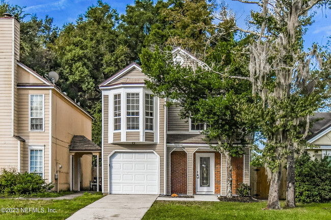 Building Photo - 10994 Traci Lynn Dr