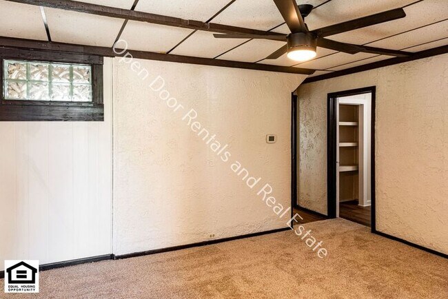 Building Photo - 460 S Elm St