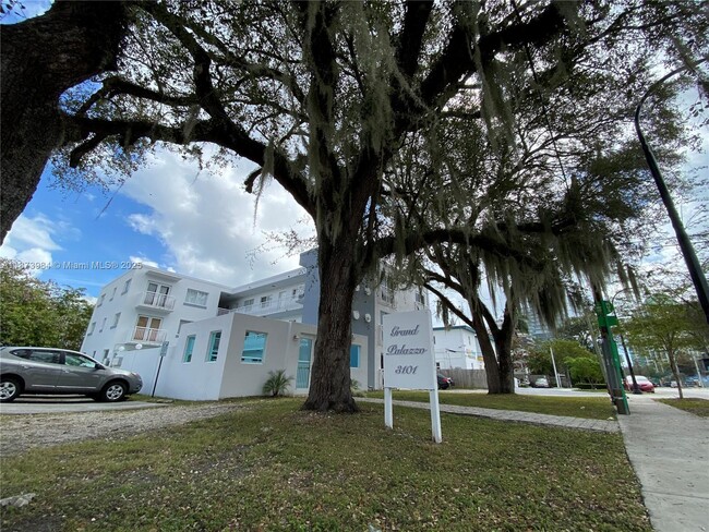 Primary Photo - 3101 SW 27th Ave