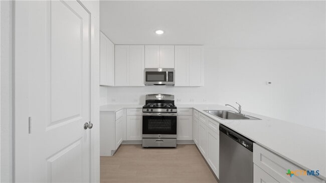 Building Photo - 1621 Pile Trl