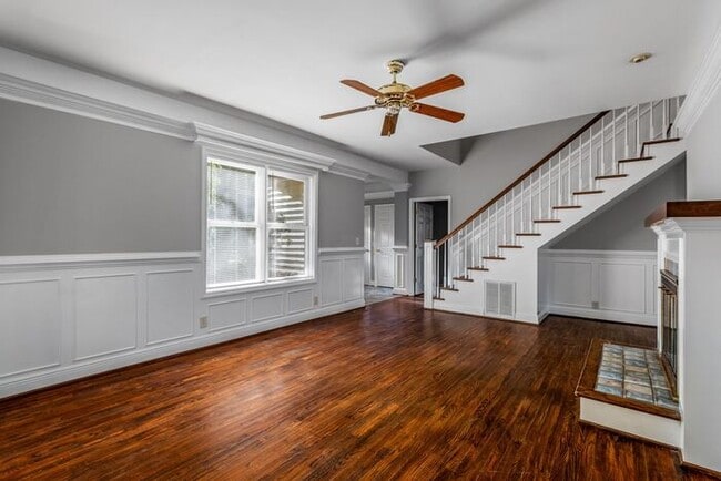 Building Photo - Large Brick Two Story Home, Hardwoods, Sep...