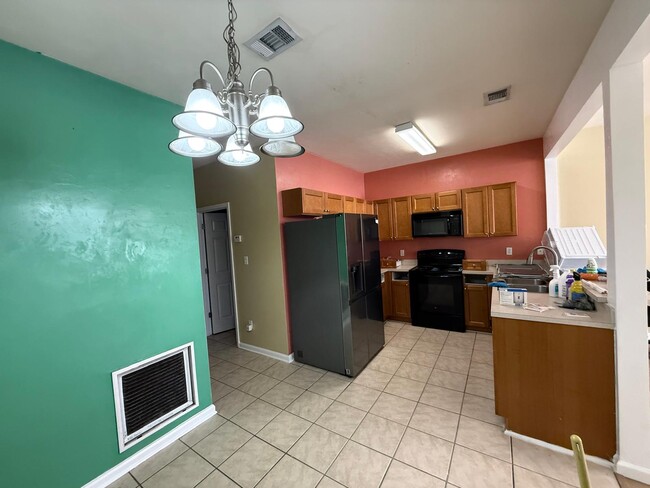 Building Photo - 2014 Midyette Rd