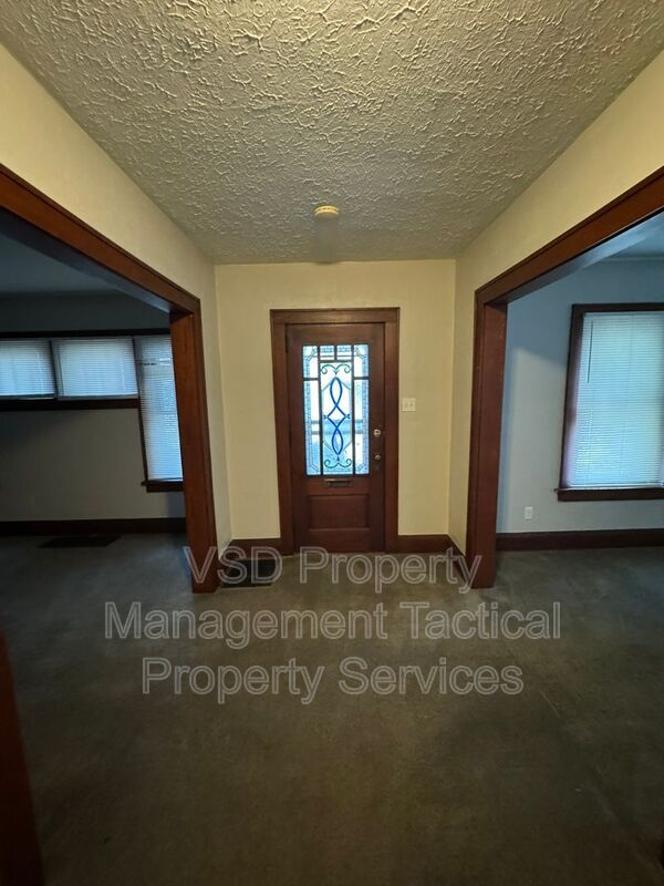 Building Photo - 2078-2018 18th St SW