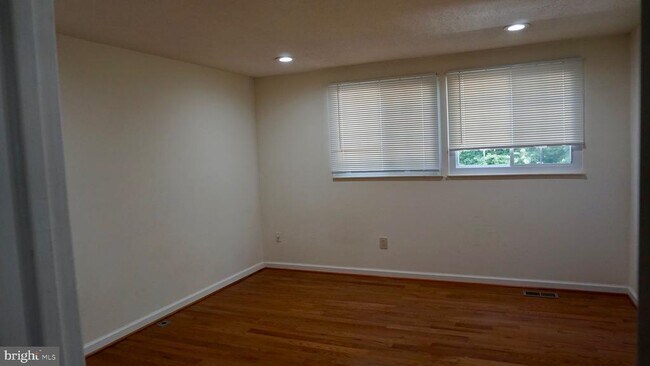 Building Photo - 8179 Curving Creek Ct