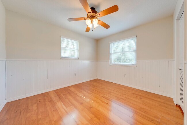Building Photo - Serene 3-Bedroom Home on 1 Acre Lot