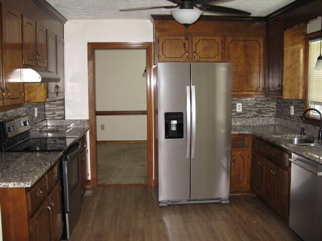 Building Photo - 7163 Plum Grove Ct