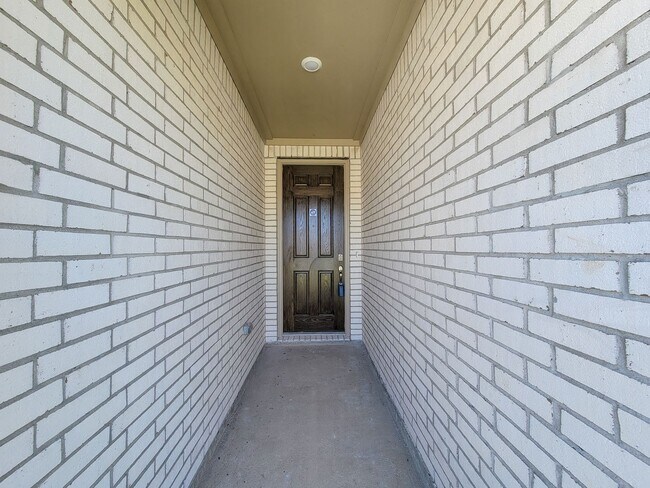 Building Photo - 2815 LYRA Ct