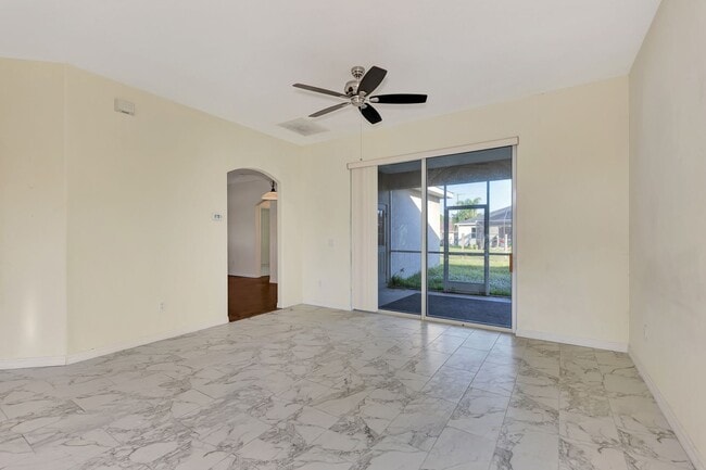 Building Photo - Living Large at a Beautiful 3/2 in Northport