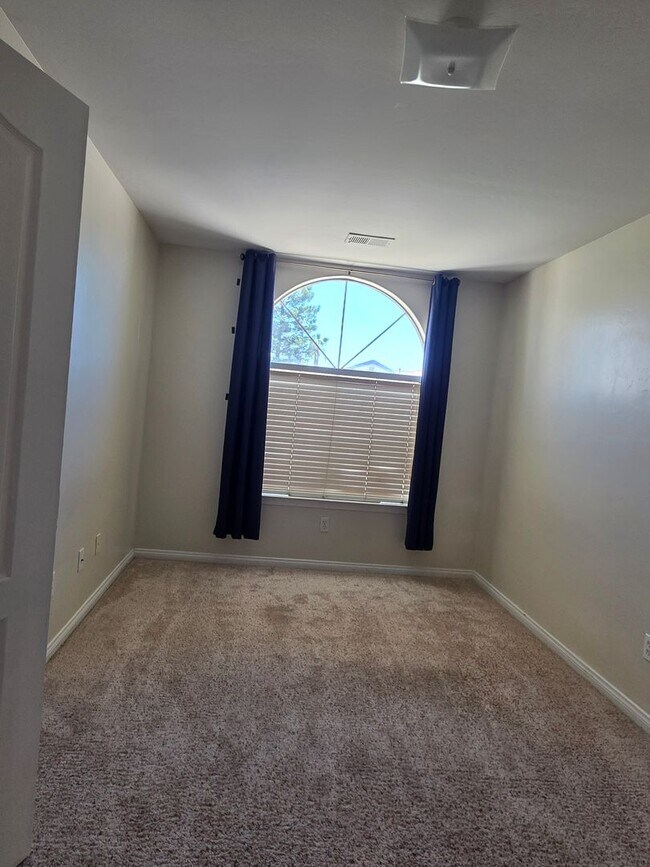 Building Photo - 10104 Brookline Woods Dr
