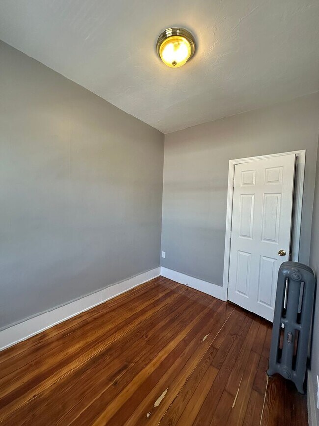 Building Photo - 82 Bragdon St