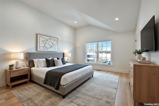 Building Photo - One Manhasset Ave