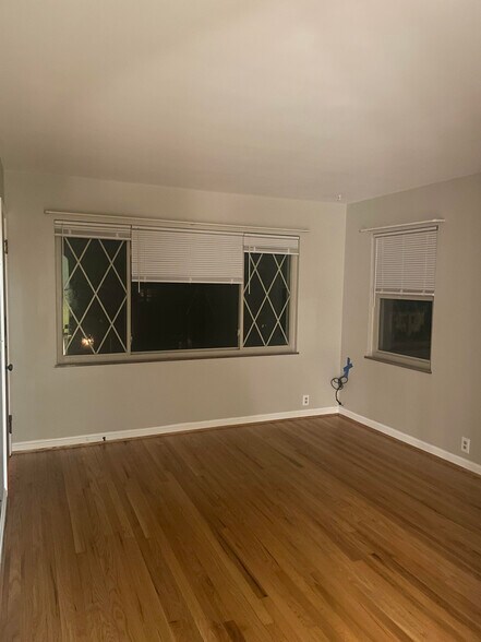 Building Photo - 741 S Fort Thomas Ave
