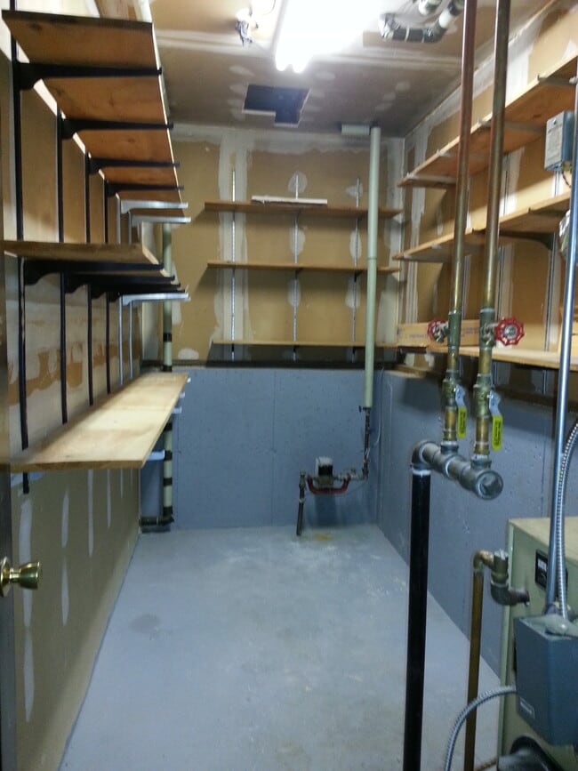 Building Photo - 15 Hoskins Rd