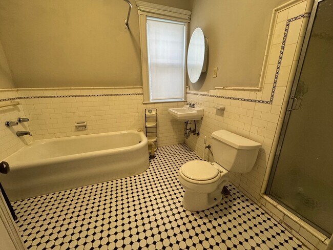 Building Photo - 43 Cheney St