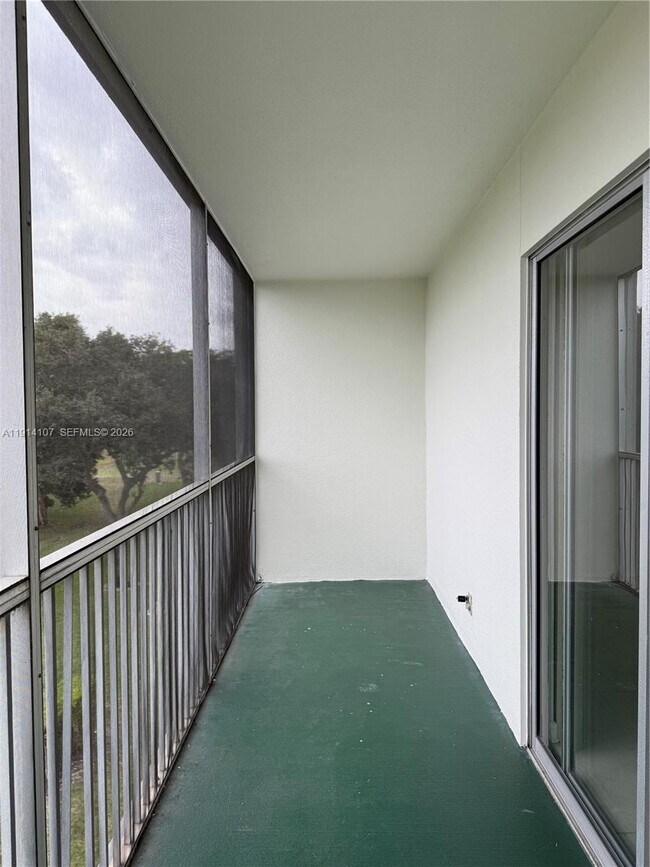 Building Photo - 13250 SW 4th Ct