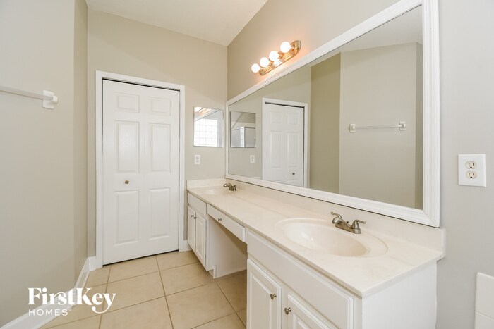 Building Photo - 2305 Yellow Jasmine Ln