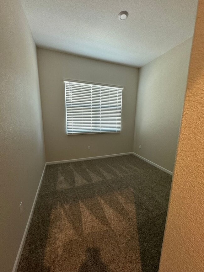 Building Photo - 8260 Honor Ct