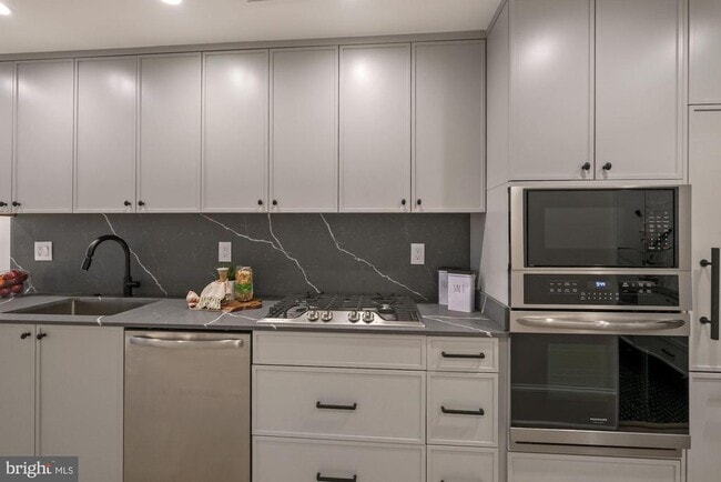 Building Photo - 1979 Biltmore St NW